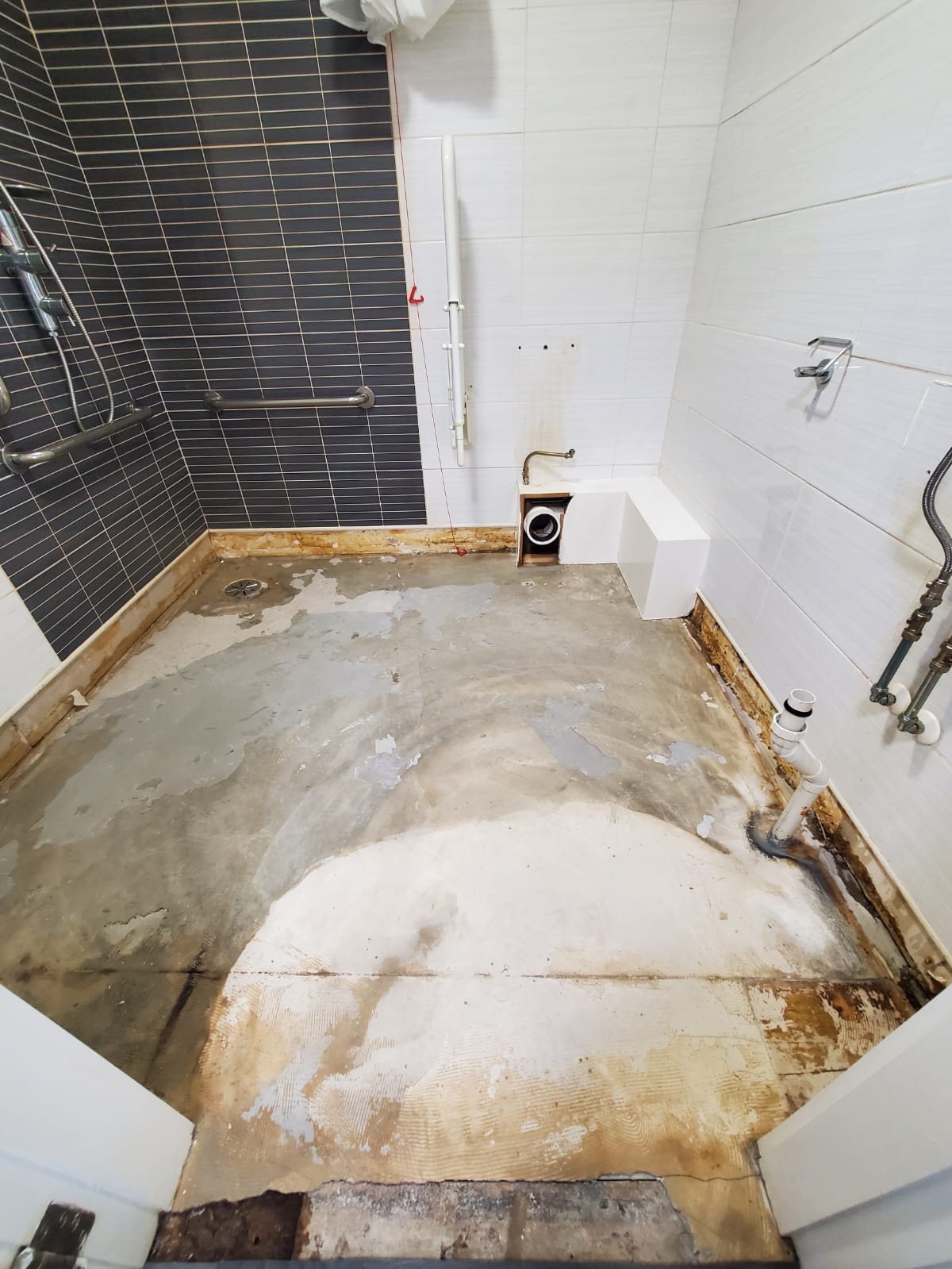 Wet floor area, stage 1: uplift
